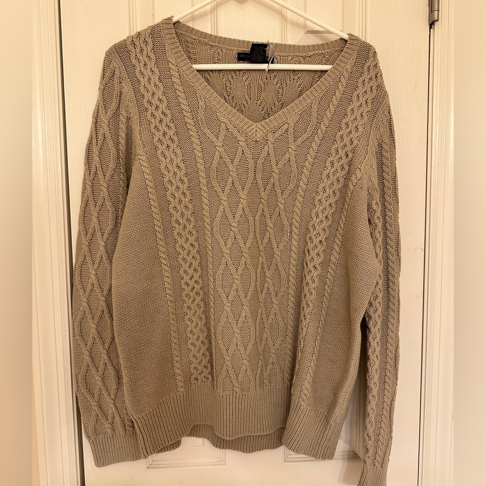 Preswick & Moore Beige Cable Knit Sweater